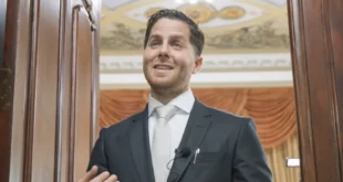 Mayer Mizrachi impulsa la creación de bibliotecas digitales para modernizar la educación