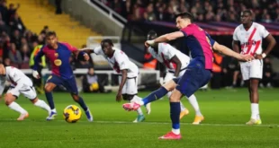 FC Barcelona mantiene el liderato con una victoria ajustada ante el Rayo Vallecano