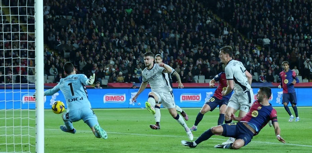 Barcelona Aplasta a Osasuna 3-0 y Consolida su Liderazgo en LaLiga - La ...