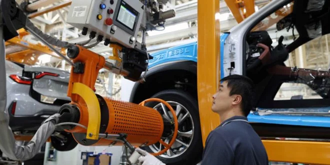 China impulsa su manufactura en febrero, pero la guerra arancelaria con EE.UU. genera incertidumbre