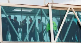 Avión con 203 venezolanos repatriados aterriza en Venezuela desde EEUU