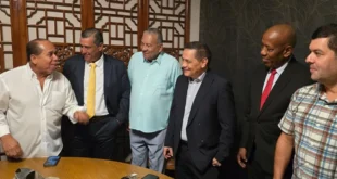 Diputado Manuel Cheng deja la coalición Vamos y se une a la Bancada Mixta