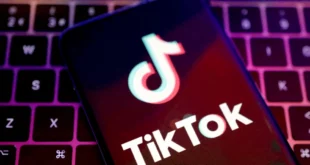 Francia se adelanta a España y lanza ultimátum para prohibir redes sociales a menores de 15 años: "No podemos esperar más"