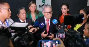 Ministro de Salud Alerta sobre Riesgo Sanitario en Bocas del Toro por Bloqueo a Personal Médico