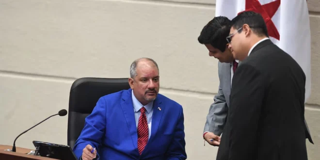 Asamblea Nacional de Panamá convocará al Comité de Ética tras altercado entre diputados