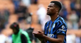 El FC Barcelona descarta el fichaje de Denzel Dumfries
