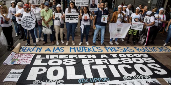 Liberados 59 presos políticos en Venezuela tras canje con EEUU: ¿Un cambio real o una estrategia del régimen de Maduro?