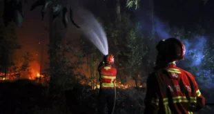 Portugal Lucha Contra Incendios Forestales: 2.500 Bomberos en Acción y Evacuaciones en Ponte da Barca