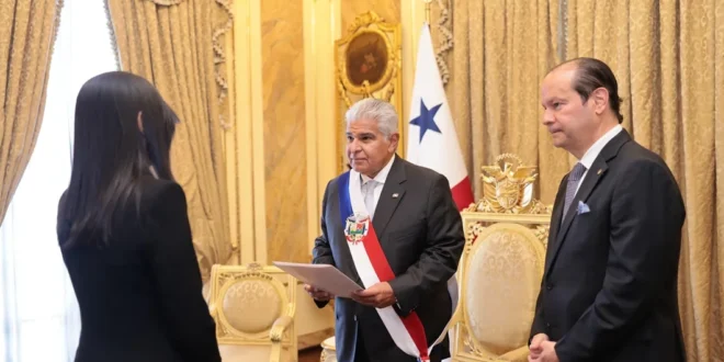 Presidente Mulino recibe Cartas Credenciales de Siete Embajadores