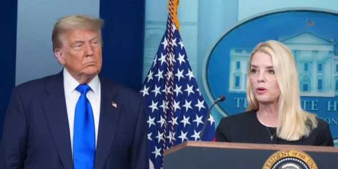 Trump Demanda al 'Wall Street Journal' por $10,000 Millones: Conexión Epstein en el Centro de la Controversia