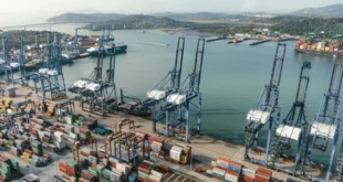 CK Hutchison Asegura que la Demora en la Venta de Puertos en Panamá es Manejable