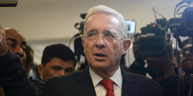 Uribe Frente al Veredicto: Colombia espera una Decisión con Eco Electoral y Judicial