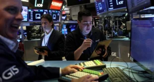Wall Street Alcanza Máximo Histórico Tras Sugerencia de Recorte de Tasas de la Fed