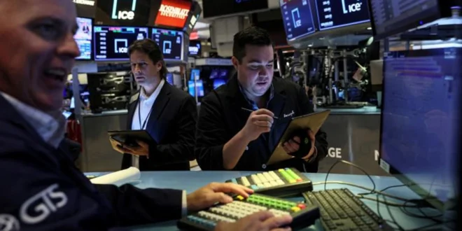 Wall Street Alcanza Máximo Histórico Tras Sugerencia de Recorte de Tasas de la Fed