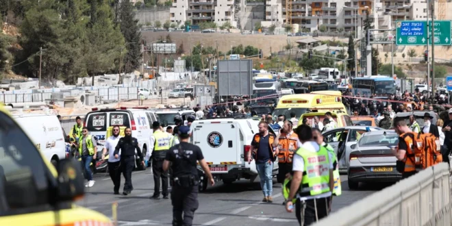 Ataque en Jerusalén: Terroristas Atacan Parada de Autobús, Causando Muerte y Destrucción