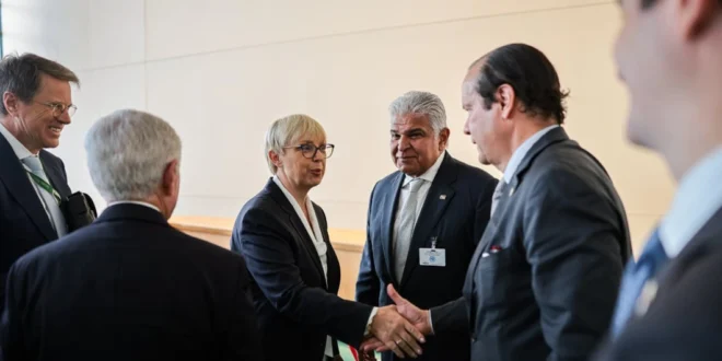 Eslovenia Considera Adherirse al Tratado de Neutralidad del Canal de Panamá tras Reunión Bilateral
