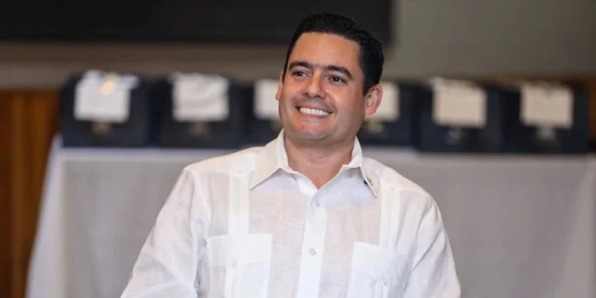 José Gabriel Carrizo Evade Comentarios Sobre Acusaciones de Corrupción
