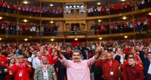 Maduro Responde a la Presión de EE.UU.: Convoca a la "Lucha Armada" y Alerta a su Partido