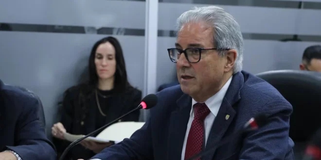Ministro de Salud comparecerá ante la Asamblea por denuncias en el Hospital Nicolás A. Solano