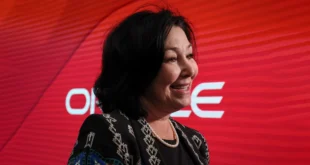 Safra Catz, CEO de Oracle, Aumenta su Fortuna en $400 Millones en Horas: Ascenso Impulsado por el Auge de la IA