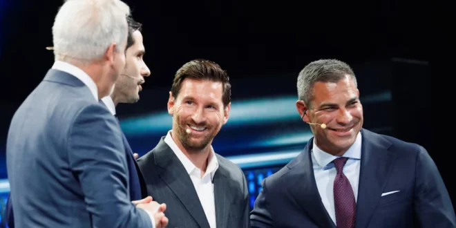 Lionel Messi Honrado con la Llave de la Ciudad de Miami en el America Business Forum