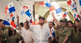 Panamá Celebra Fiestas Patrias 2025: Dianas llenan de Patriotismo el Palacio de las Garzas