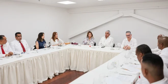 Presidente Mulino se compromete a apoyar proyectos locales en Colón tras reunión con representantes