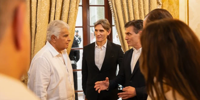 Rodrigo Paz, Presidente de Bolivia, Fortalece Lazos con Panamá en Reunión con José Raúl Mulino