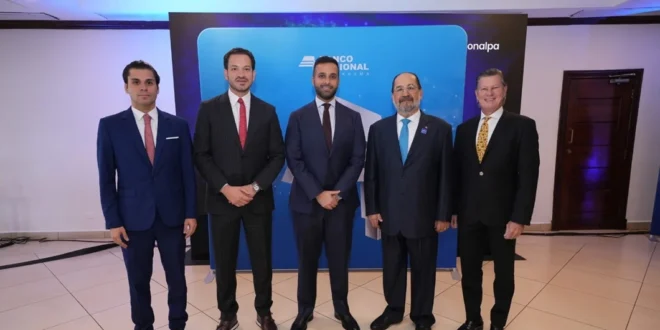 Javier Carrizo Esquivel del Banco Nacional de Panamá en foro económico internacional