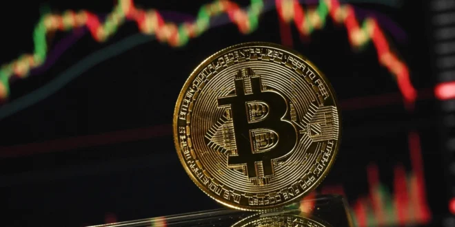 Gráfico financiero mostrando la caída de la criptomoneda Bitcoin