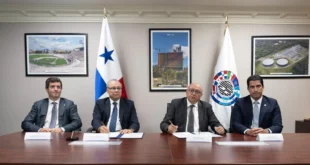Representantes de ARAP y OIRSA firmando convenio de trazabilidad pesquera en Panamá