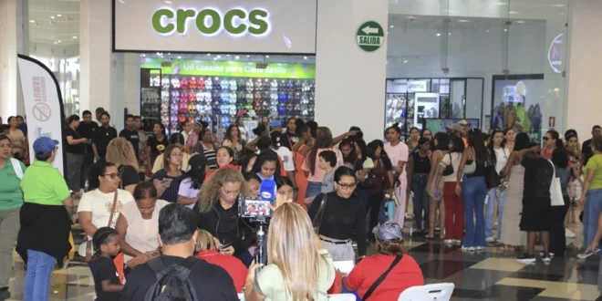 Personas en la Feria de Salud de Panamá Oeste