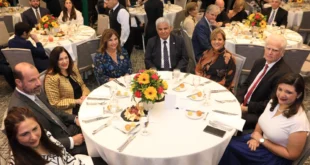 Presidente José Raúl Mulino junto a la nueva directiva de la Capac