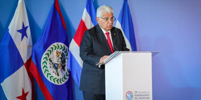 Presidente José Raúl Mulino durante la reunión de gobernadores del BID en Panamá