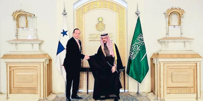 Reunión diplomática de alto nivel entre representante de Panamá y Arabia Saudita en Riad