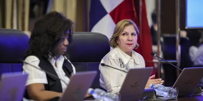 Ministra de Gobierno, Dinoska Montalvo en Consejo de Gabinete