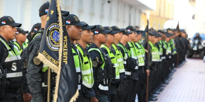 Unidades del SPI en formación para el operativo de seguridad de Carnavales 2026 en Panamá