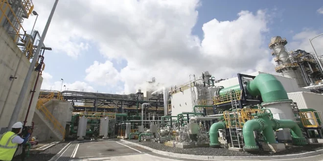 BlackRock y EQT lideran compra de AES por $33,400 millones en megaoperación energética