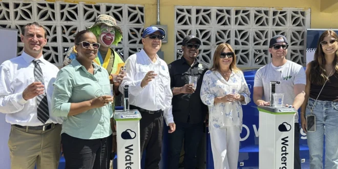 De aire a agua: tecnología israelí lleva agua potable a más de mil personas en Isla Pedro González