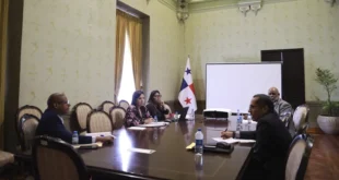 Gobierno y transportistas buscan frenar alza del pasaje ante aumento del combustible