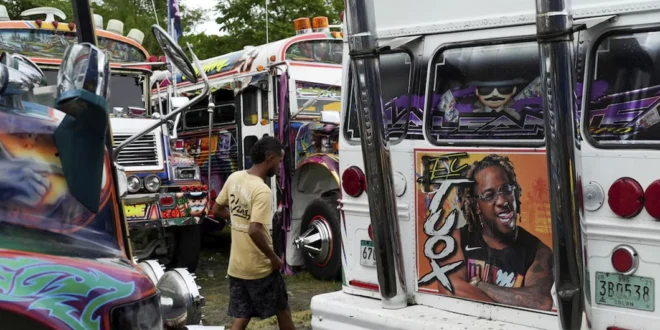 Transportistas presionan por alza en pasajes tras aumento del combustible en Panamá