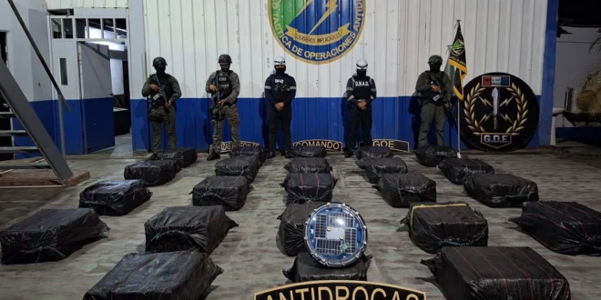 Incautan 900 paquetes de presunta droga en buque que transitaba por aguas panameñas