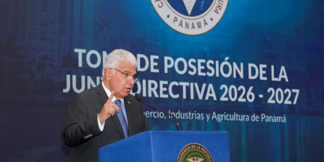 Presdiente Mulino resalta avances en economía, turismo y logística durante acto en la Cámara de Comercio