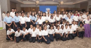 Presidente Mulino entrega becas a niños del programa Abrazos del Futuro en Los Santos