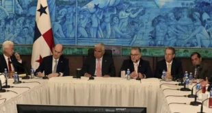 Presidente Mulino se reúne con bancada de Realizando Metas para revisar temas de interés nacional