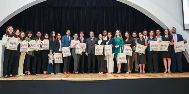 Gobierno impulsa empleo con primera graduación de la SEM Academy para jóvenes panameños