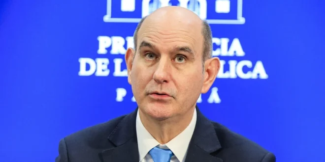 Gobierno fija tope al precio del combustible para aliviar el costo del transporte en el país