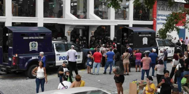 Acodeco detecta presuntas ofertas engañosas y mercancía vencida en Wow Depot