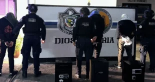Aprehenden a tres personas por presunto hurto en centro comercial de Avenida Balboa