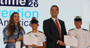 Cadetes de la UMIP reciben becas de la Cámara Marítima por proyecto sobre nanotecnología y océanos